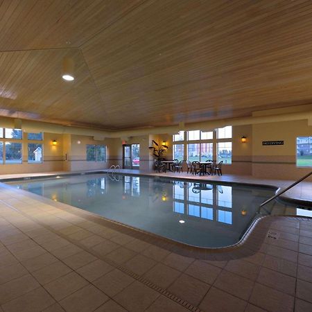 Country Inn & Suites By Radisson, Grand Forks, Nd Konforlar fotoğraf