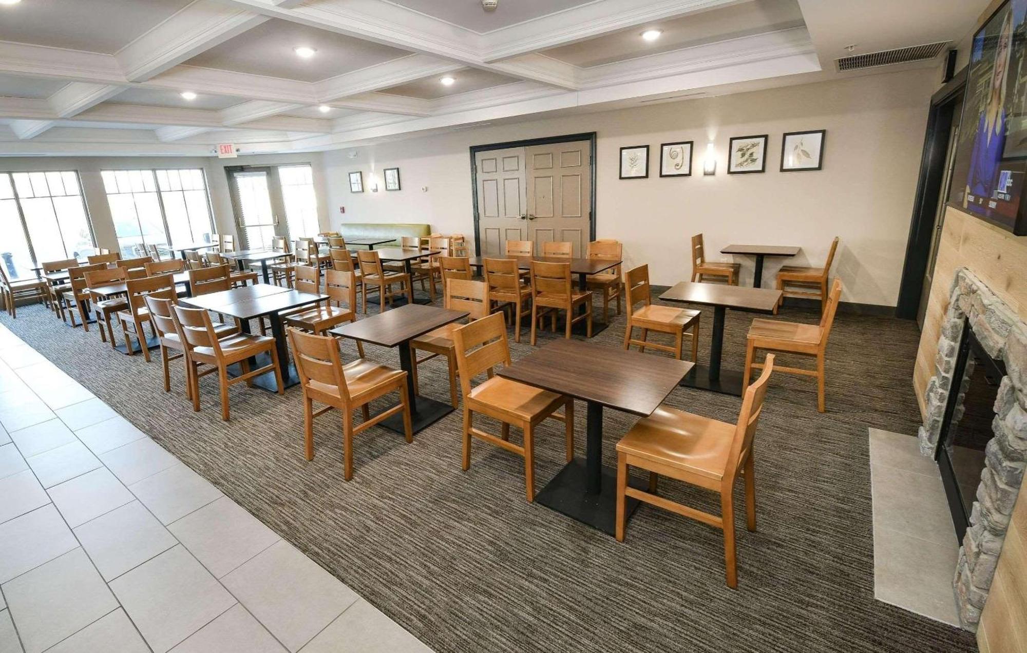 Country Inn & Suites By Radisson, Grand Forks, Nd Dış mekan fotoğraf