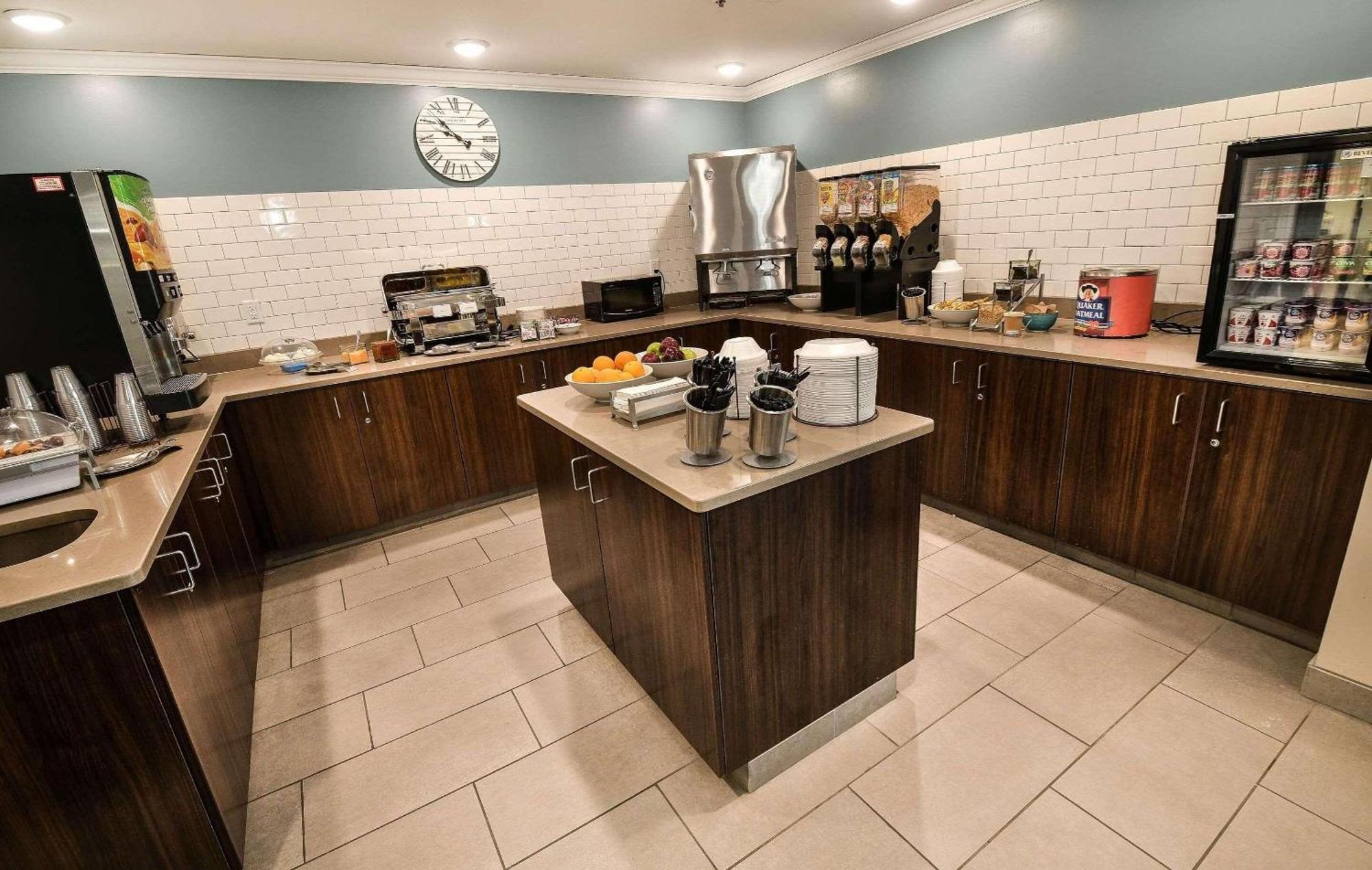 Country Inn & Suites By Radisson, Grand Forks, Nd Dış mekan fotoğraf